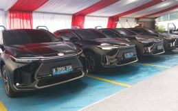 Menko Maritim dan Investasi Gunakan 7 Unit Toyota bZ4X Melalui Layanan Kinto