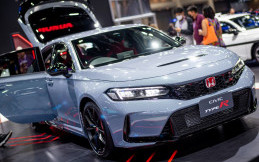 Honda Civic Type R FL5 Melantai di Thailand