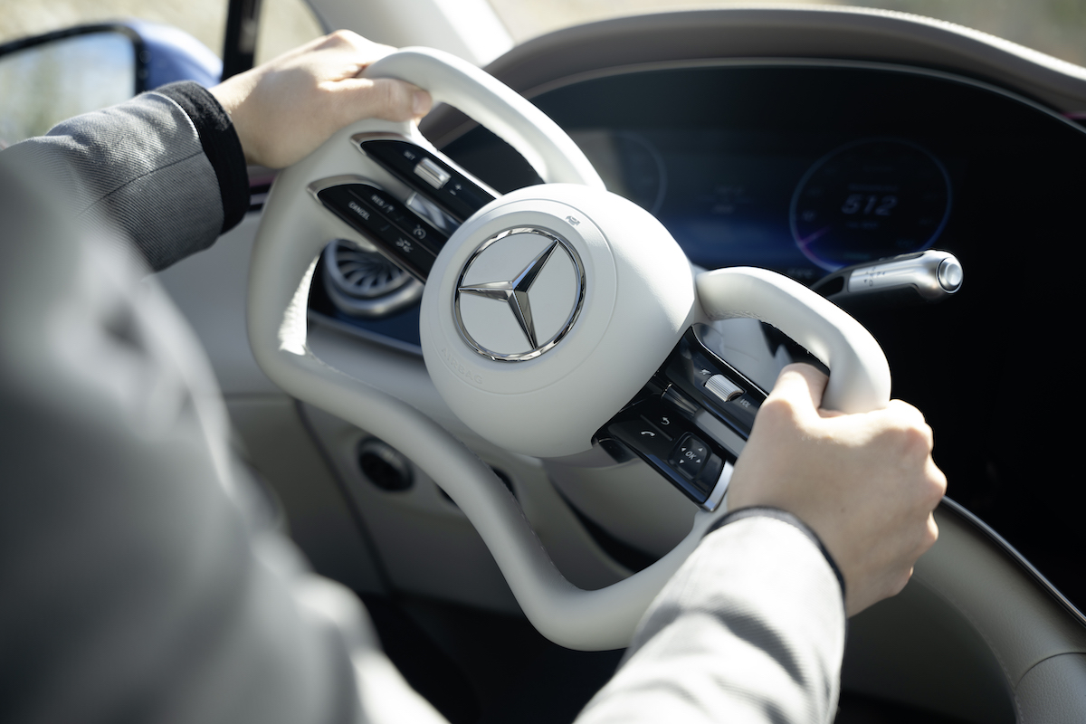 Mercedes-Benz Memperkenalkan Teknologi Steer-by-Wire di EQS