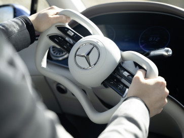Mercedes-Benz Memperkenalkan Teknologi Steer-by-Wire di EQS