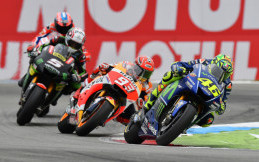 Marquez Yakin Vinales Lebih Cepat dari Rossi
