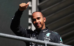 Lewis Hamilton Beri Sinyal untuk KTM, Langkah Baru di Dunia MotoGP?