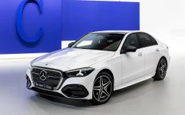 Mercedes-Benz C-Class 2027 Resmi Bersolek, Usung Sistem MB.OS dan Gril Menyala