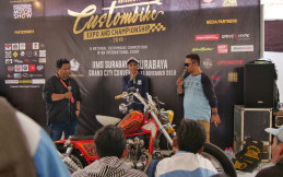 Pelajar SMK dapat Materi Servis Motor Injeksi di IIMS Surabaya 2018