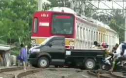 Klarifikasi Video Viral Mobil Pikap Bikin Kereta Mengalah