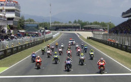 Bendera Indonesia dan Slogan Semakin Terdepan di Motor Rossi dan Maverick