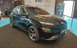 Pelek Rays Gram Light 57CR Lengkapi Hyundai Kona Electric di PEVS 2022
