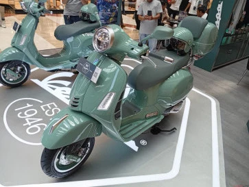 Galeri Vespa GTS 80th Anniversary Terbaru, Punya Detail Khas dan Eksklusif