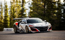 Acura NSX Pecahkan Rekor di Pikes Peak