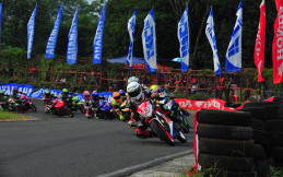 Tim Balap ART Dominasi Podium di Ajang Balap Motoprix Seri Subang