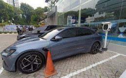 Ngecas Baterai Mobil Listrik di Tempat Ini Gratis, Tidak Dikenakan Biaya