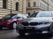 BMW Astra Saloon Week di Surabaya, Beli Mobil Bertabur Hadiah