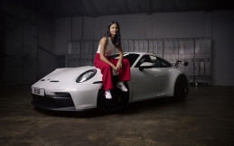 Brand Ambassador Porsche, Emma Raducanu Hobi Motorsport dan Motocross