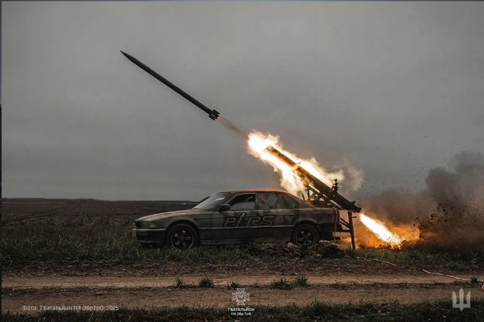 BMW 7 Series E38 Ini Nekat Tempuh Modifikasi Militer, Kok Bisa?