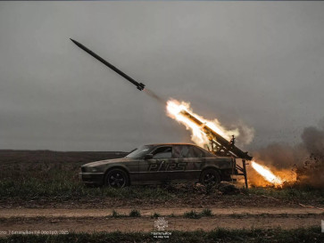 BMW 7 Series E38 Ini Nekat Tempuh Modifikasi Militer, Kok Bisa?