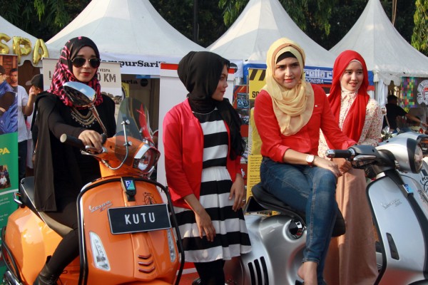 Sambut Ramadan, Kutu Vespa Tampilkan Model Hijab 