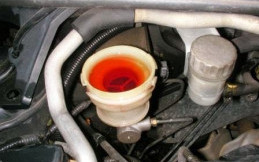 Benarkah Keadaan Darurat Minyak Rem Dapat Digantikan dengan Minuman Bersoda? 