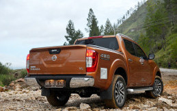 Ini Keunggulan Nissan NP300 Navara Tipe SL dan Mide Grade