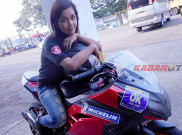 Cewek Farmasi yang Ingin Balap Motor