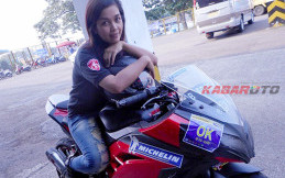 Cewek Farmasi yang Ingin Balap Motor