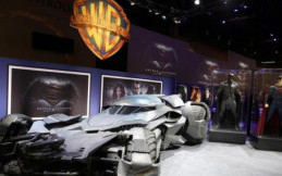 Monster Batmobile Teranyar Hantui Dawn of Justice di Las Vegas
