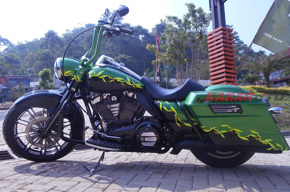 Monster Kujang Menempel di Harley Davidson