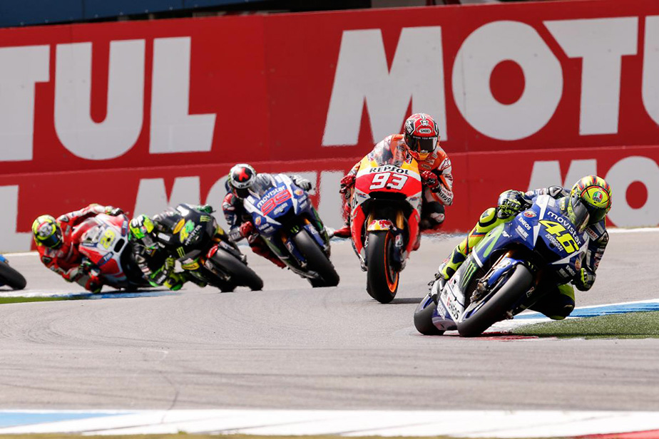 Duel Sengit Valentino Rossi dan Marc Marquez Di GP Assen