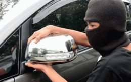 Tips Menangkis Pencuri Kaca Spion Mobil