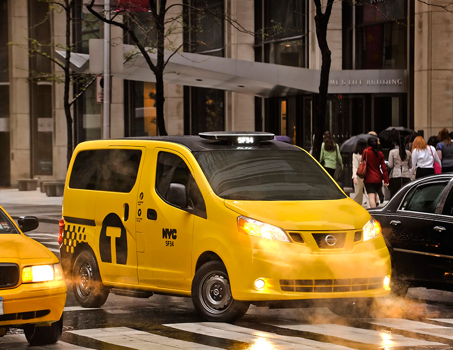 Nissan perkenalkan global taxi di Tokyo