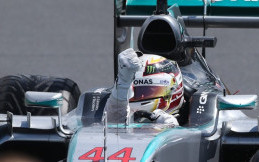 Lewis Hamilton Kalahkan Massa dan Bottas di Kejuaraan F1