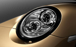 Headlamp Mobil Anda Kuning dan Buram? Tengok Cara Membersihkannya