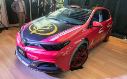 Berikut Sosok Toyota Zeonic  Auris dan Zaku 