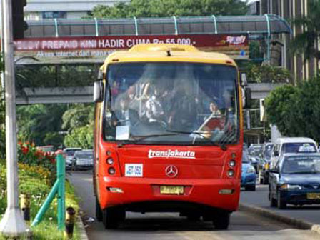  Lebih Baik Naik Busway Menuju IIMS 2015 