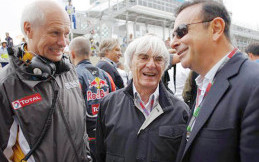 Bernie Ecclestone Minta Renault Berkompetisi Di F1 Sebagai Tim Mandiri