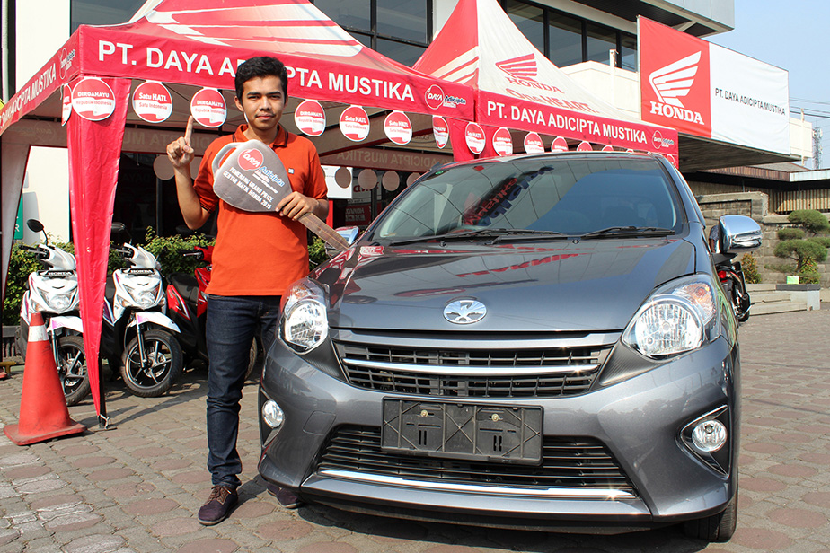 DAM Serahkan 1 Unit Toyota Agya Tipe G  Kepada Pemenang Gebyar Matik Honda