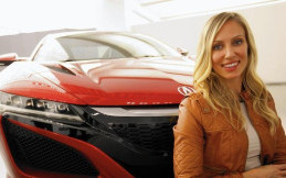 Wanita Cantik Dibalik Pembuatan New Honda Acura NSX