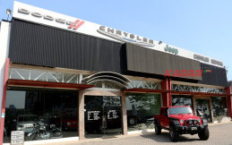 Showroom Jeep Chrysler JHL Membawa Pecinta Jeep ke Alam Terbuka
