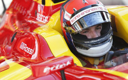 Rossi Rebut Kemenangan Feature Race dari Vandoorne