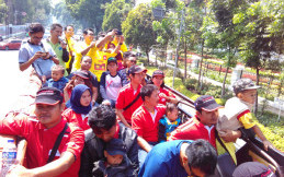 30 Pelanggan DAM Ajak Naik Bandros di Hari Pelanggan Nasional 2015
