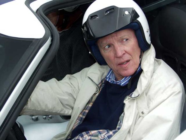  Dan Gurney Bersama Kru All American Racers Ciptakan Mesin Baru