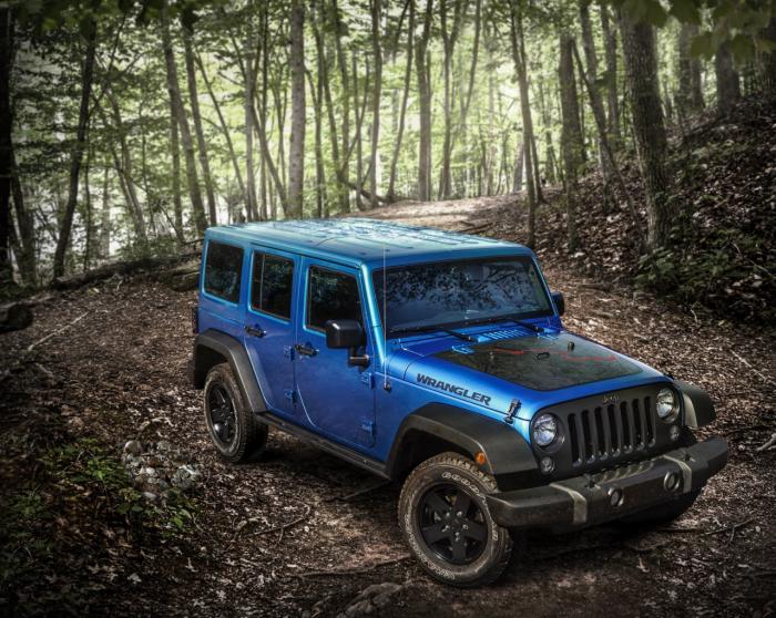 Jeep Wrangler Black Bear Edition Meluncur