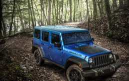 Jeep Wrangler Black Bear Edition Meluncur