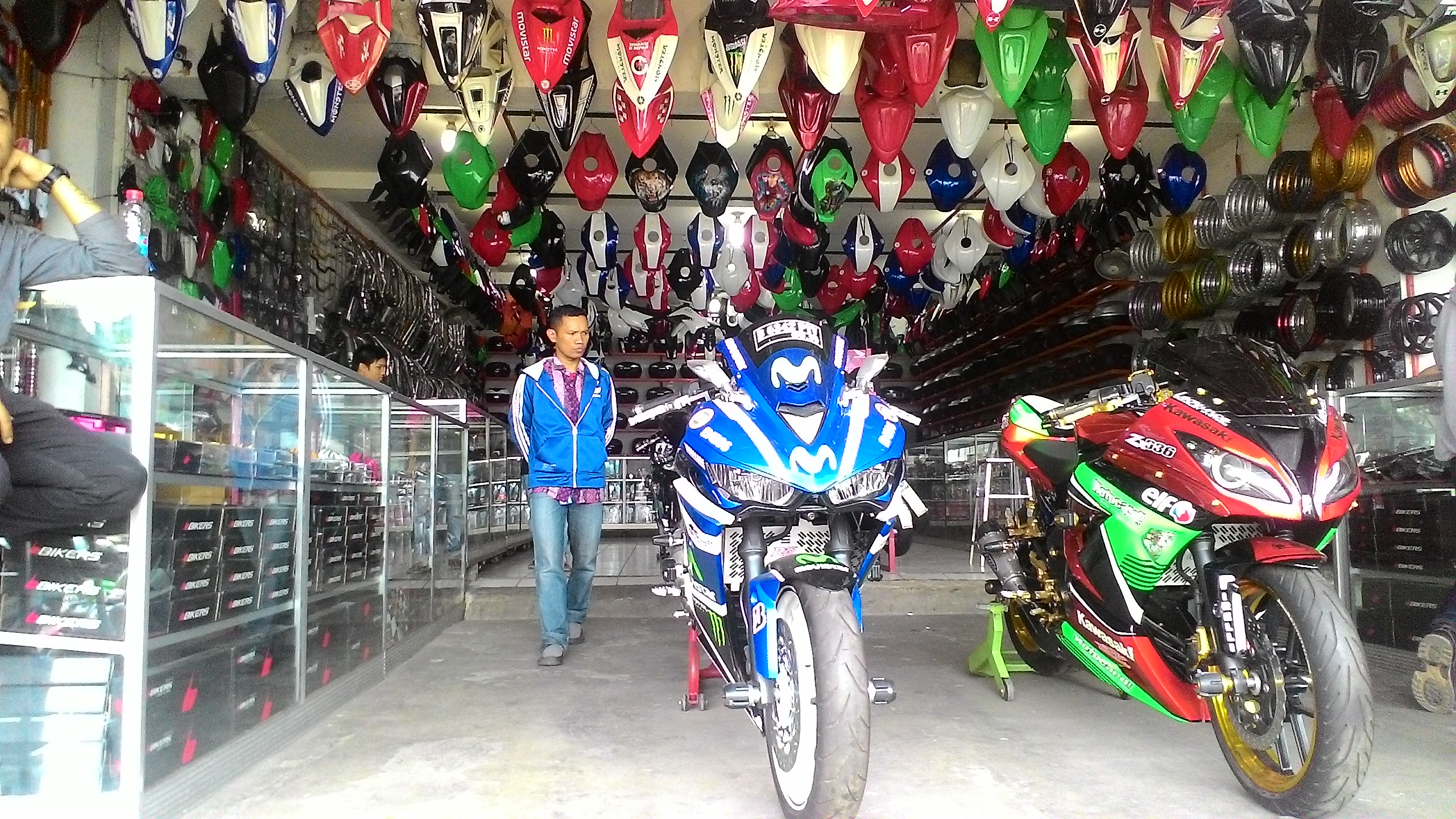 Belanja Kebutuhan Motor, ke Dewi Sartika Aja