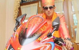 Zaky Mubarok, Ustad yang Doyan Naik Ninja