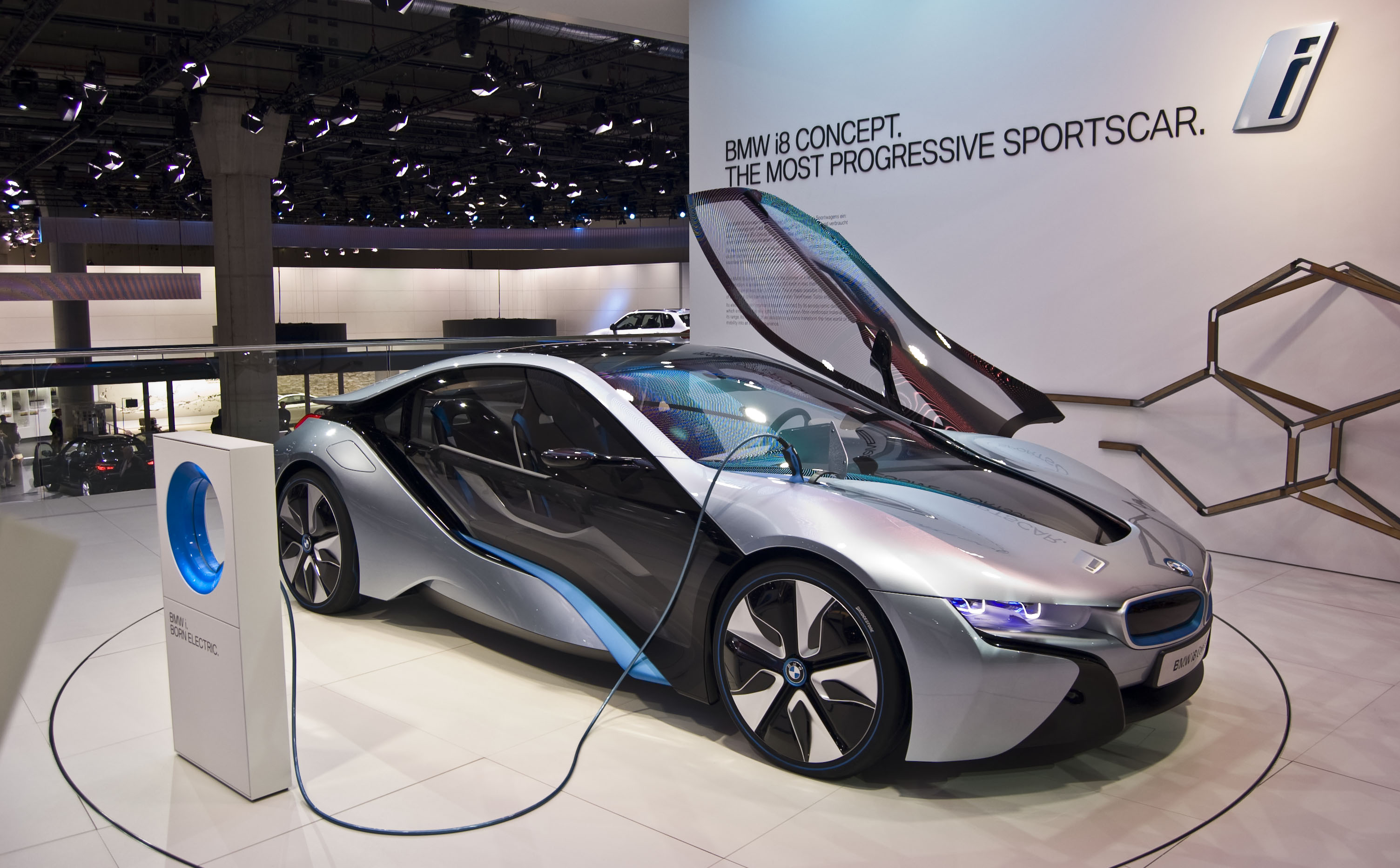 Teknologi Mobil Hybrid Ada Dua Tipe