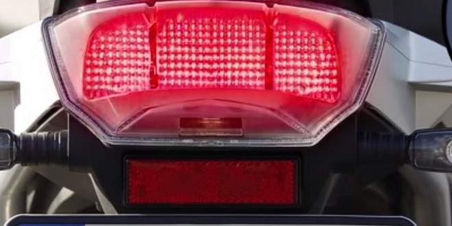 BMW Motorrad Kembangkan Teknologi Lampu Dinamis 
