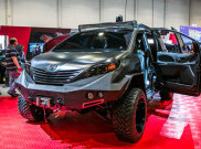 Mobil Tempur Toyota UUV Hadir di SEMA Show 2015