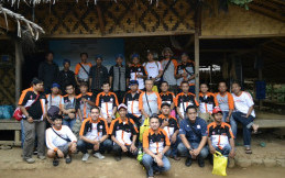 Family Gathering Indonesia APV Club Kunjungi Suku Baduy Luar