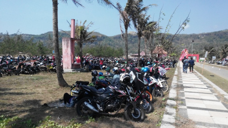 Acara HBD di Teleng Ria Pacitan di Hadiri 600 Lady Biker