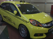 Keren! “Fake Taxi” Mobilio Berbalut Cutting Sticker